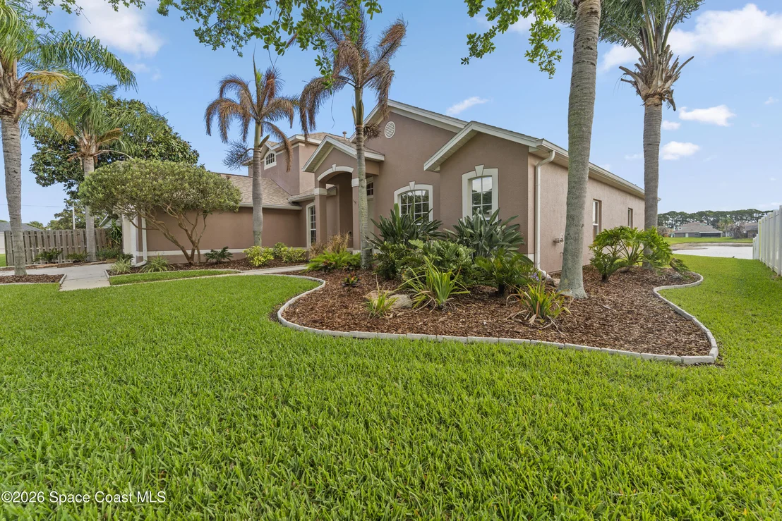 Photo of 385 Tunbridge Drive