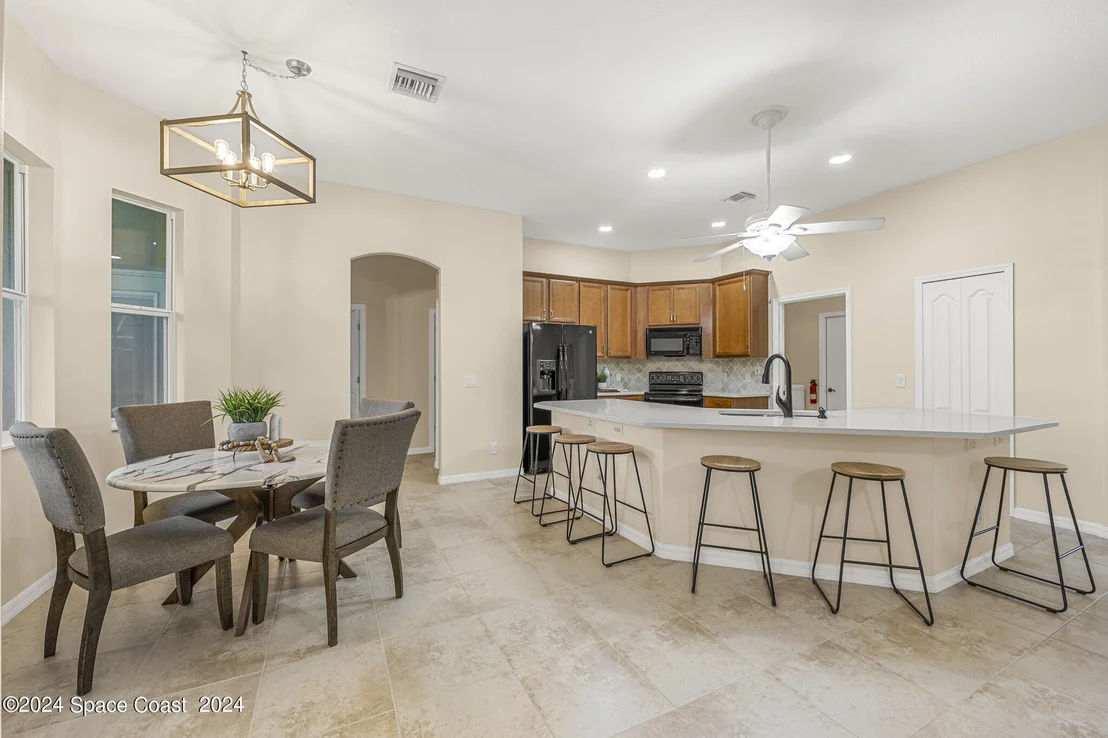Photo of 1878 Windbrook Drive SE
