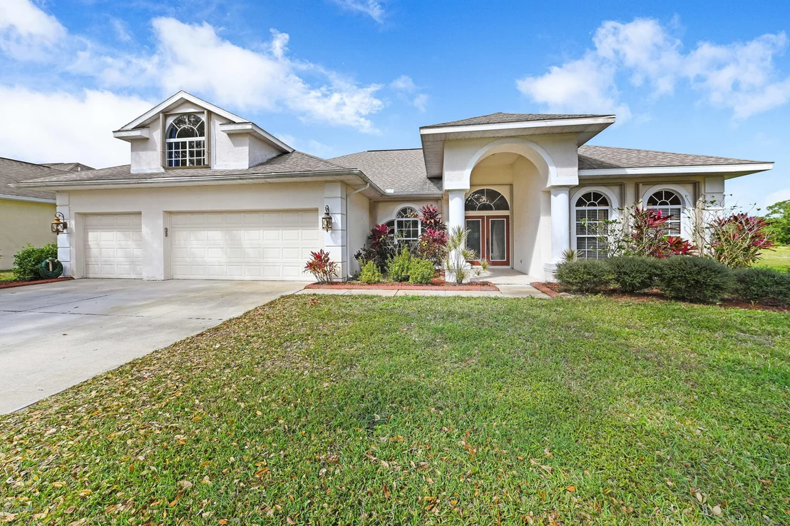 Photo of 1830 Windbrook Drive SE