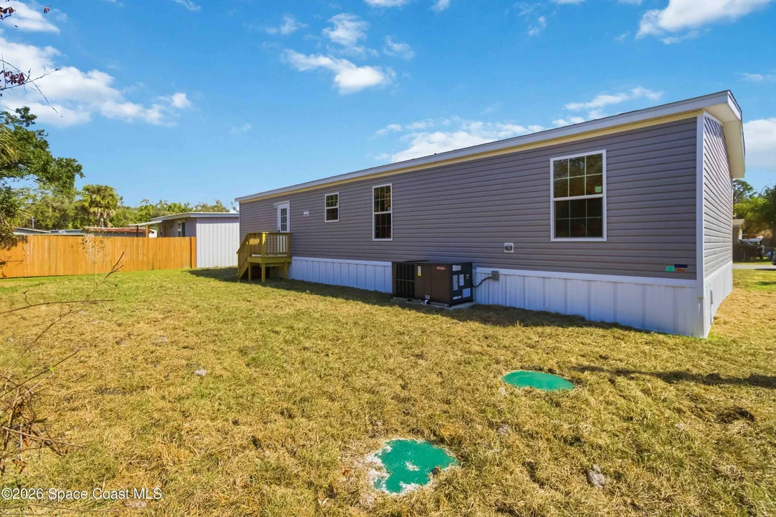 Photo of 6989 Dahlia Drive