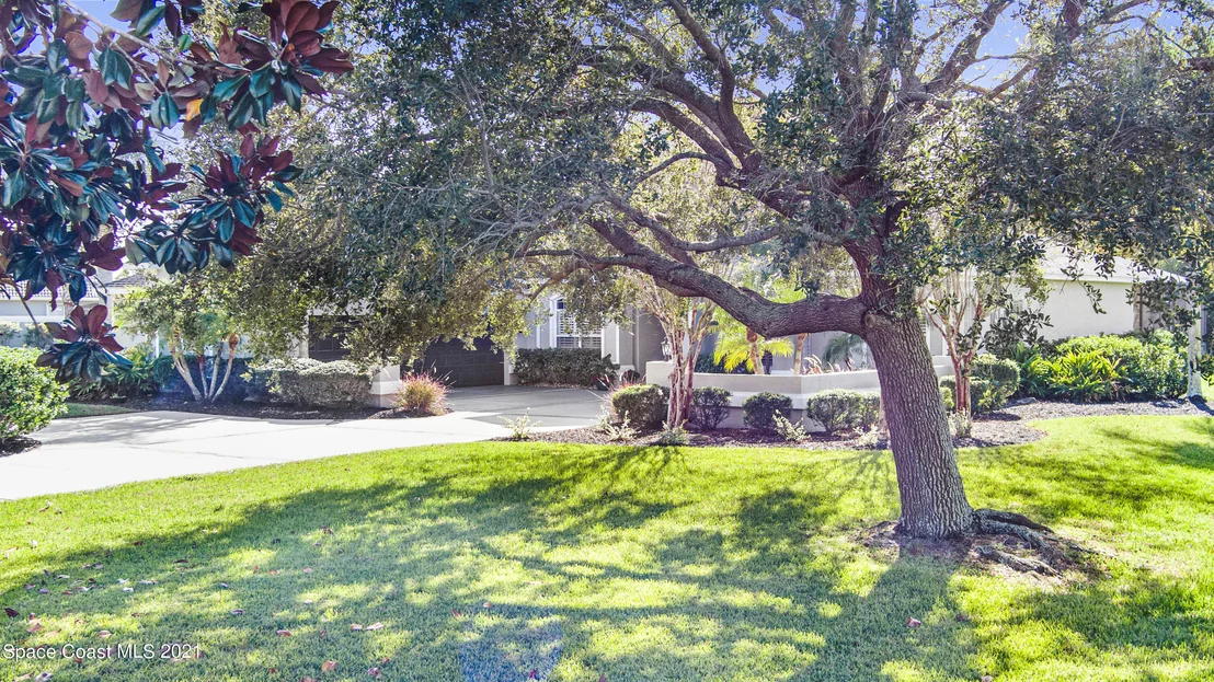 Photo of 882 Oak Park Drive