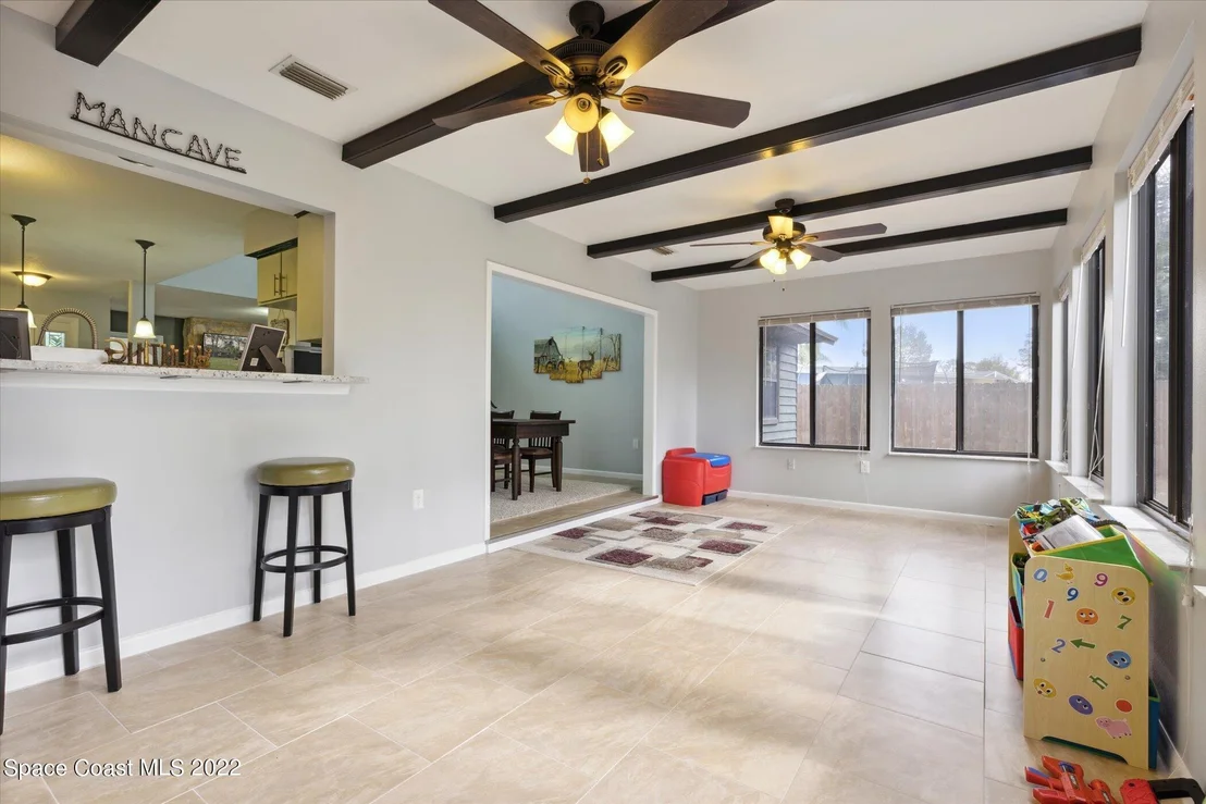 Photo of 5575 Graham Street