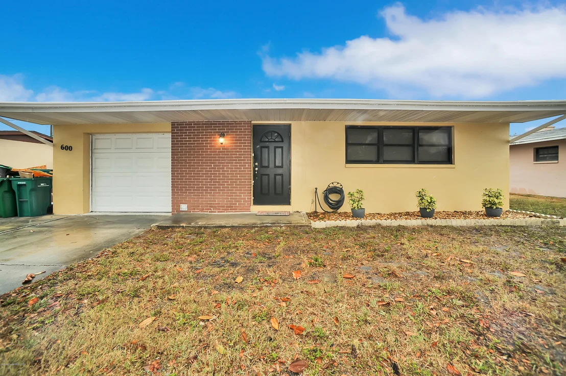 Photo of 600 Teak Drive