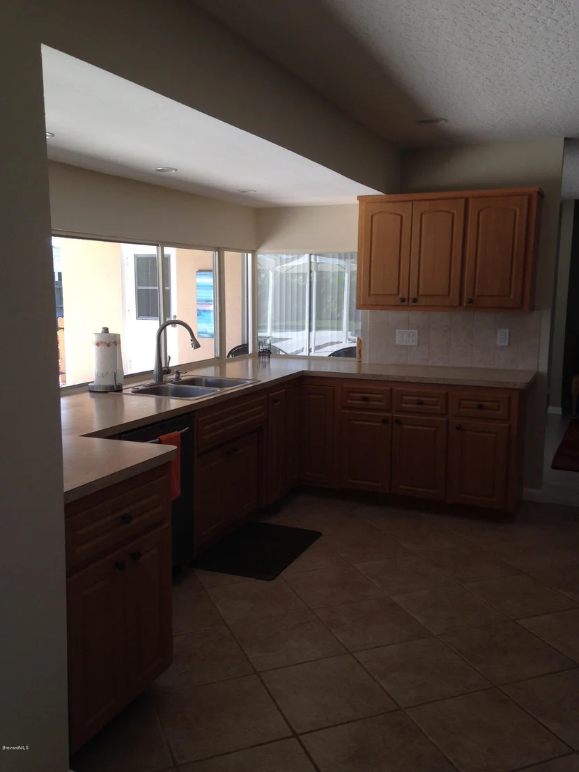 Photo of 635 Kingston Circle
