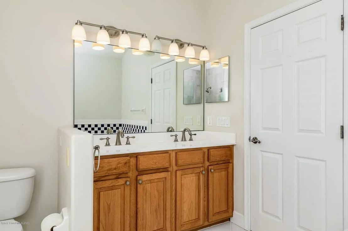 Photo of 230 Richards Road