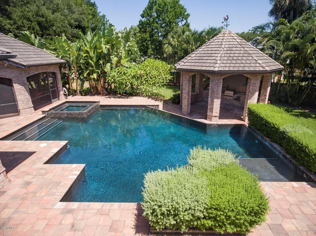Photo of 16 Summer Place