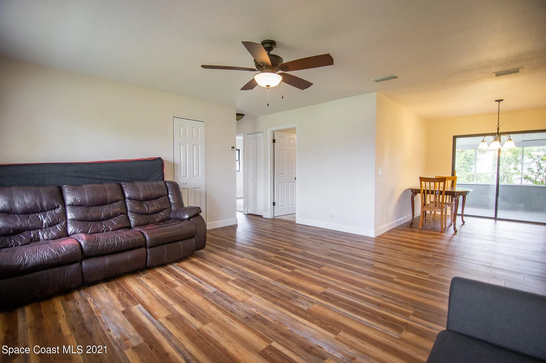 Photo of 2455 Lakeview Drive