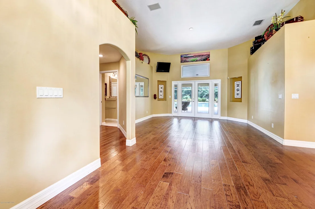 Photo of 3850 Beechgrove Road
