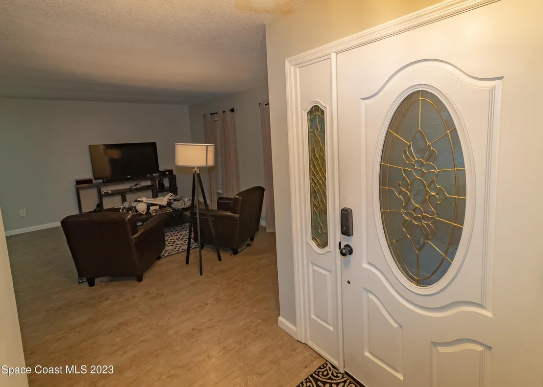 Photo of 800 Mark David Boulevard