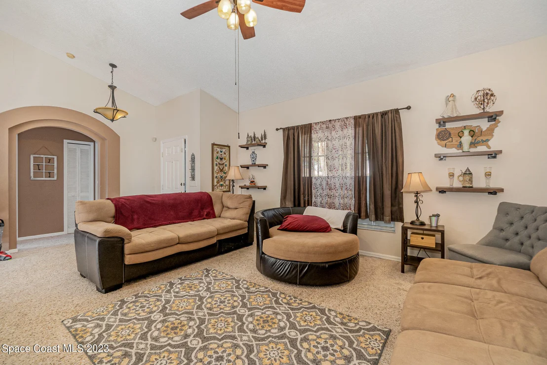Photo of 672 Sandpiper Circle