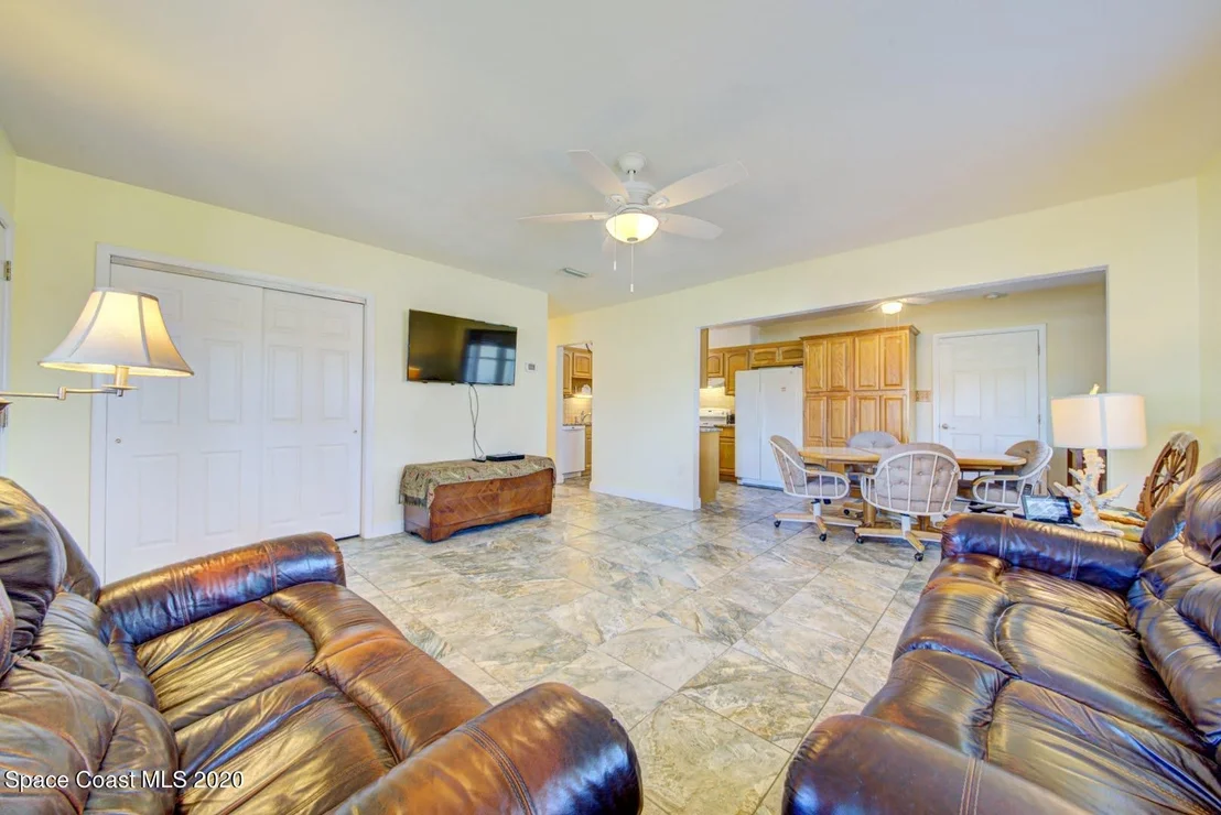 Photo of 301 Orchid Boulevard