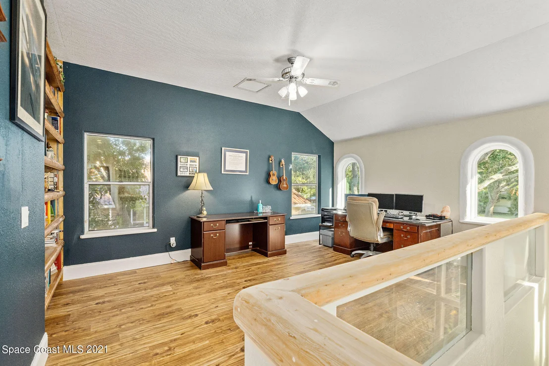 Photo of 472 Peregrine Drive