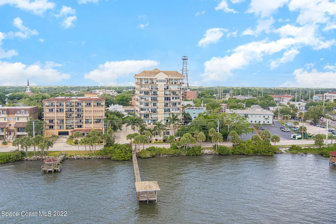 Photo of Unit 702 at 21 Riverside Drive