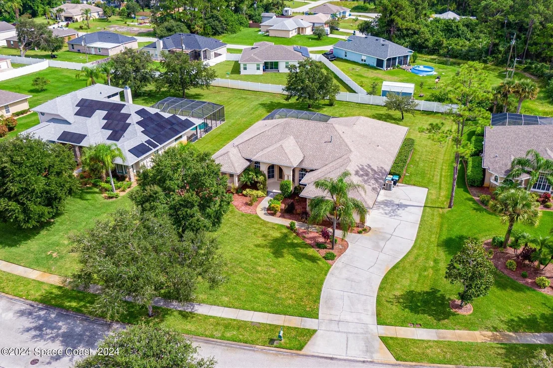 Photo of 2131 Windbrook Drive SE