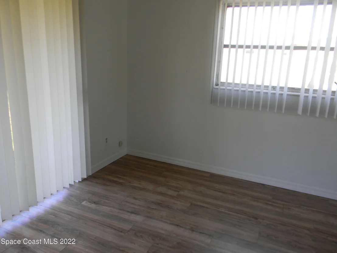 Photo of 2132 Lakeview Drive