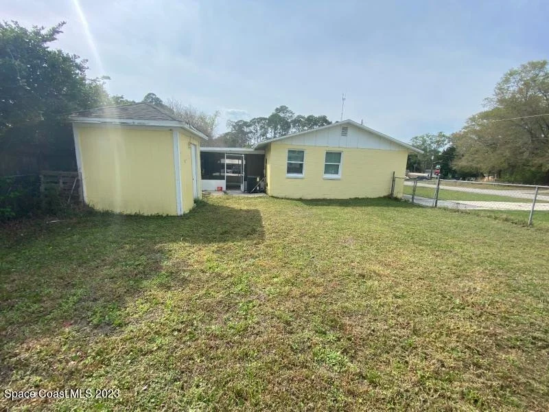 Photo of 10308 Dobell Road