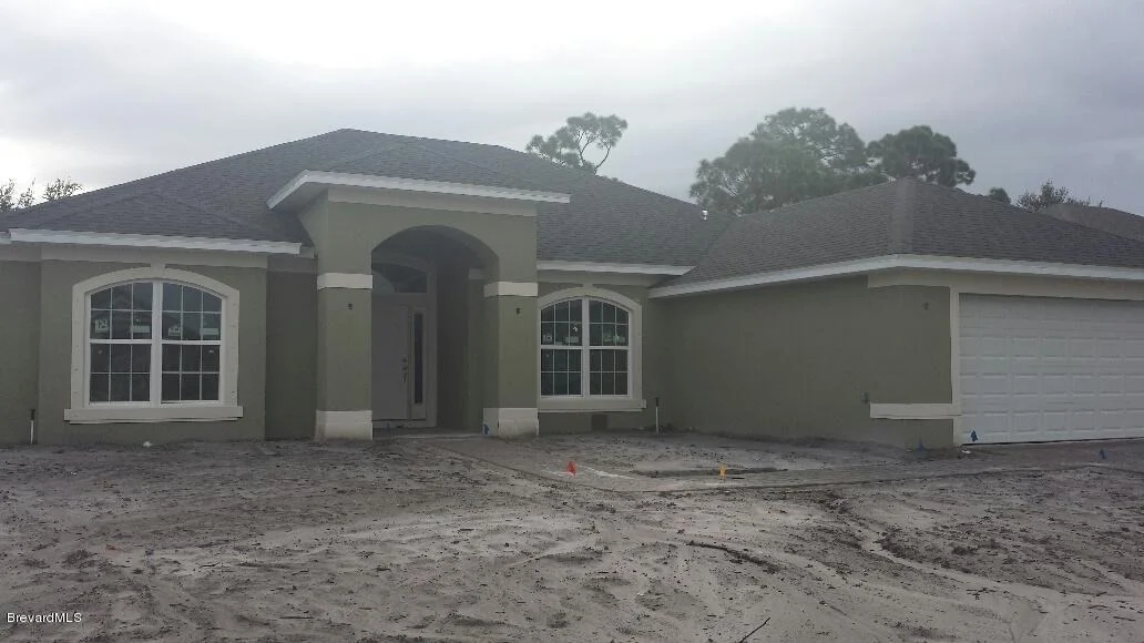 Photo of 2195 Botanica Circle