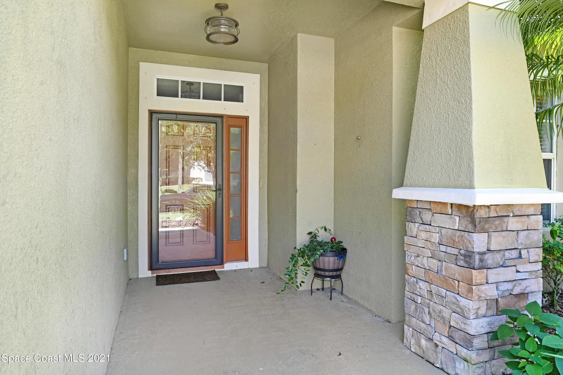Photo of 312 Waterside Circle