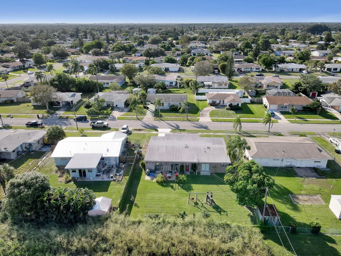 Photo of 765 Angle Street NE