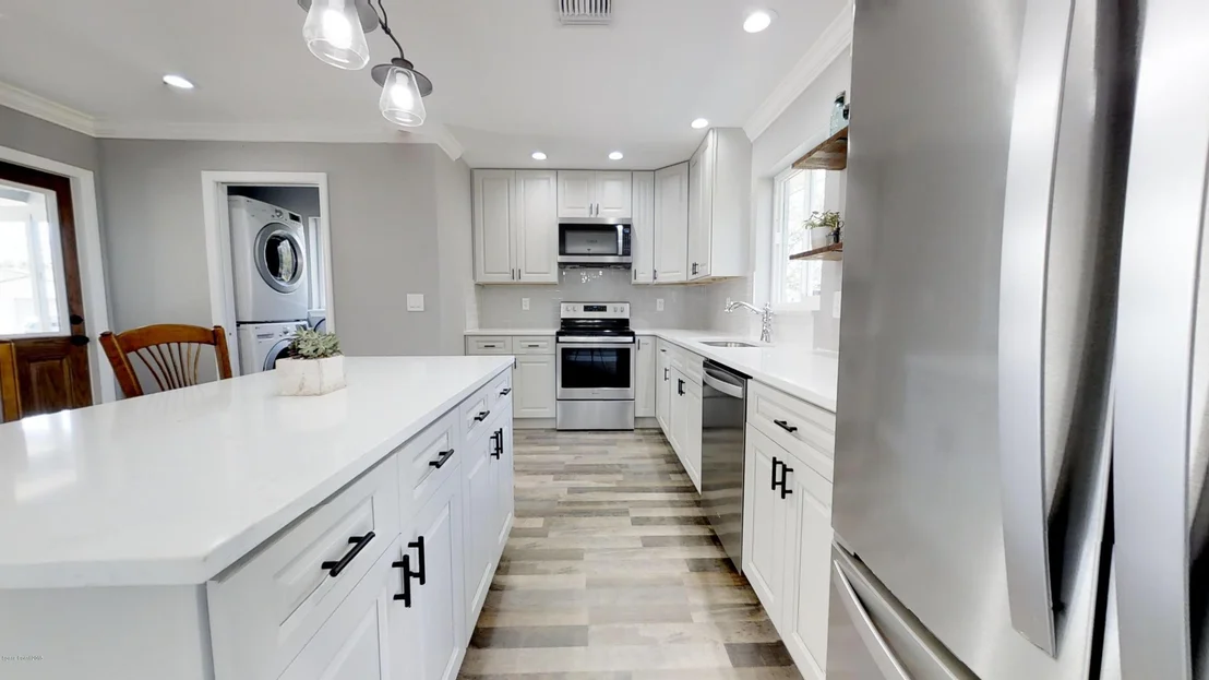 Photo of 872 Mohawk Avenue