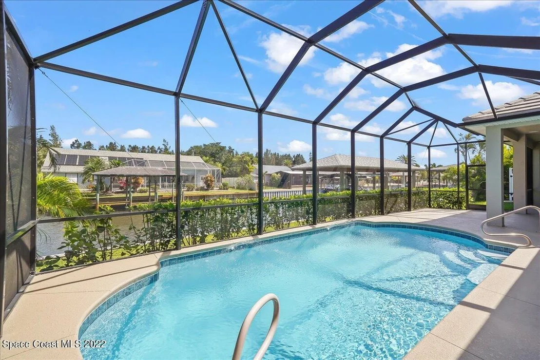 Photo of 352 Arrowhead Lane