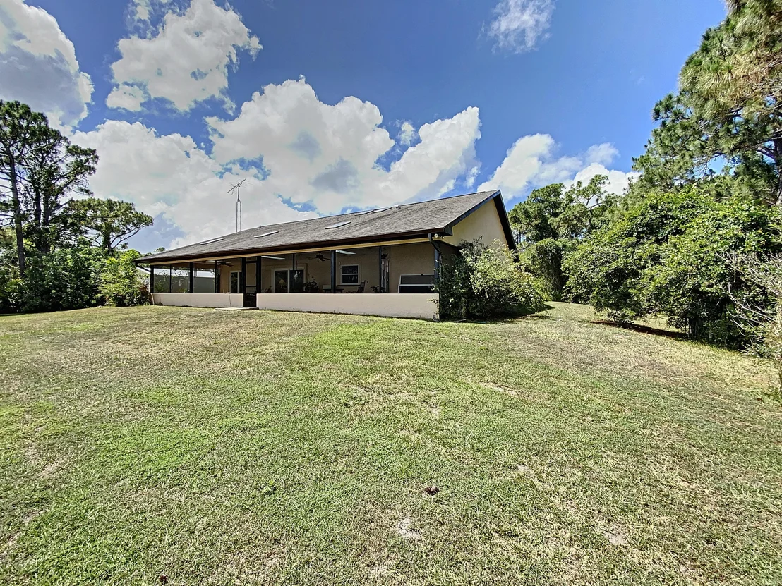 Photo of 1351 Grant Road