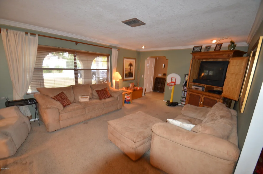 Photo of 440 1st Avenue