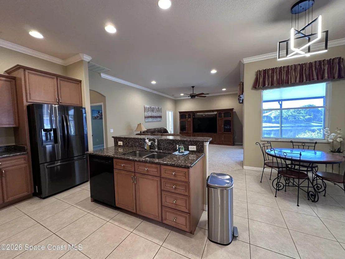 Photo of 883 Spring Oak Drive