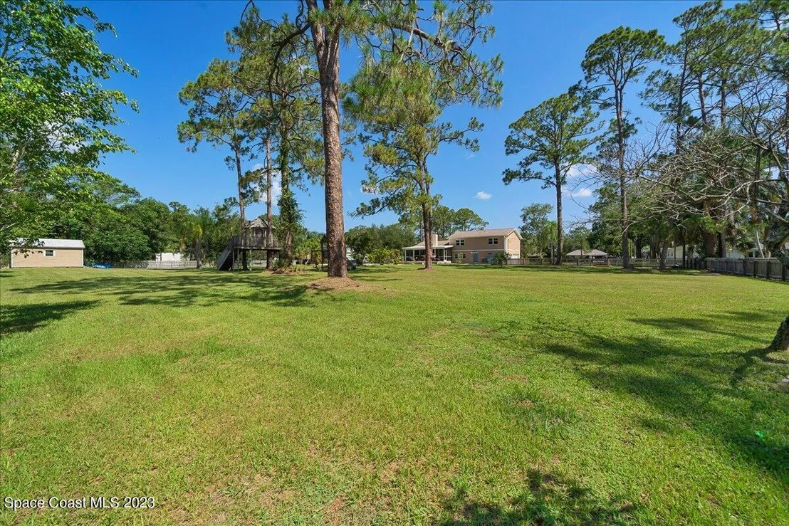 Photo of 8615 Sylvan Drive