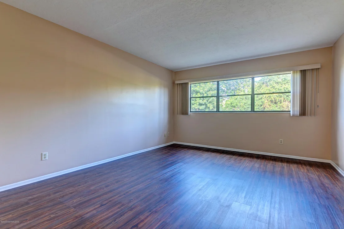Photo of Unit 1212 at 305 Tangle Run Boulevard