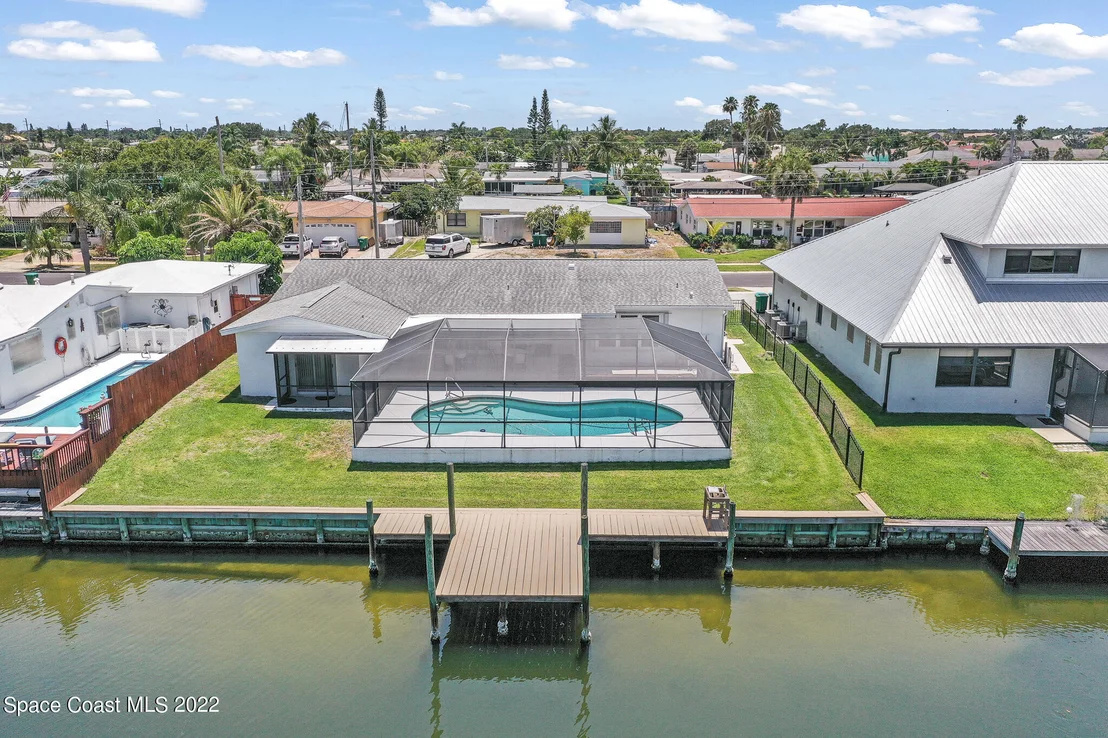 Photo of 453 Cardinal Drive