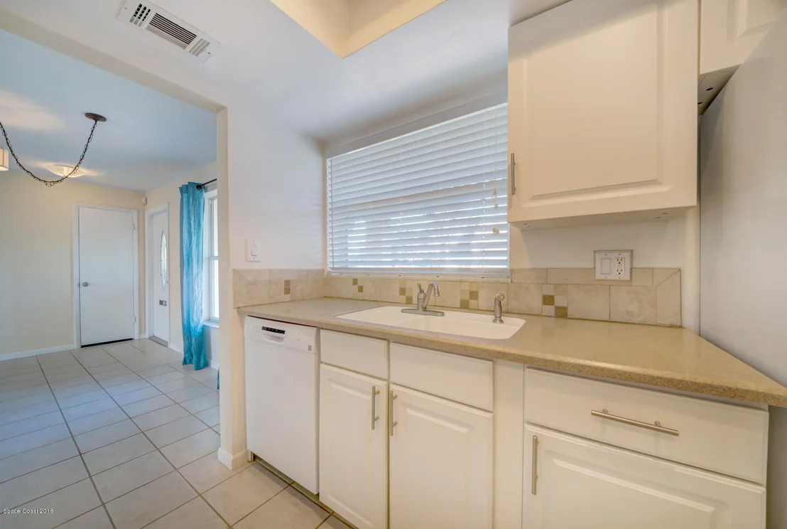 Photo of 433 Cardinal Drive
