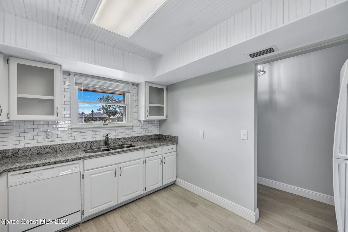 Photo of 224 Chalet Avenue