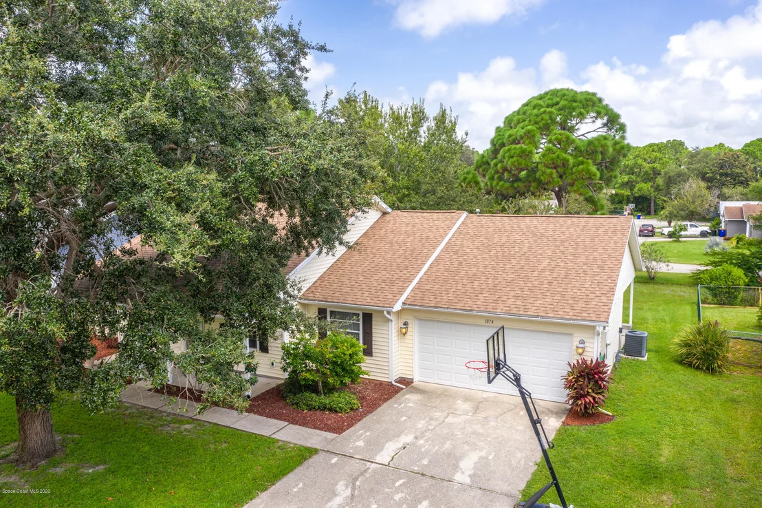 Photo of 1074 Red Bud Circle