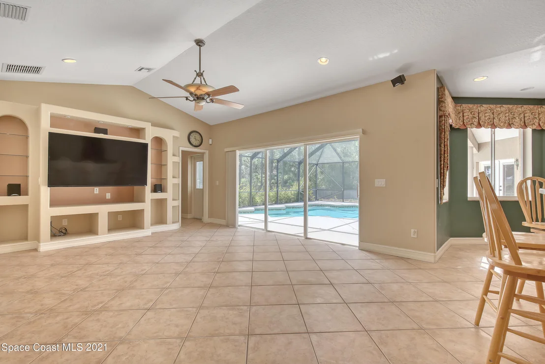 Photo of 2875 Kingfisher Way