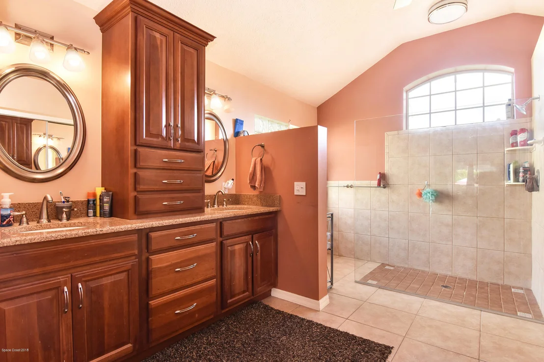 Photo of 943 Pelican Lane