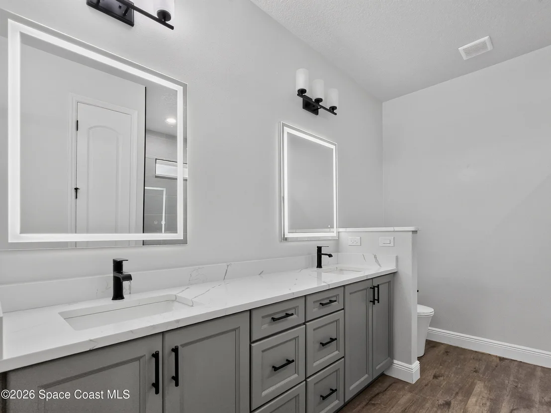 Photo of 1845 Market Circle NE