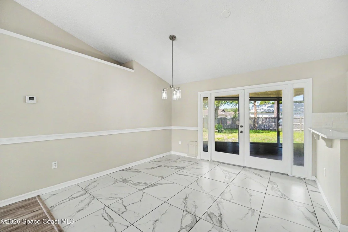 Photo of 6570 Bancroft Avenue