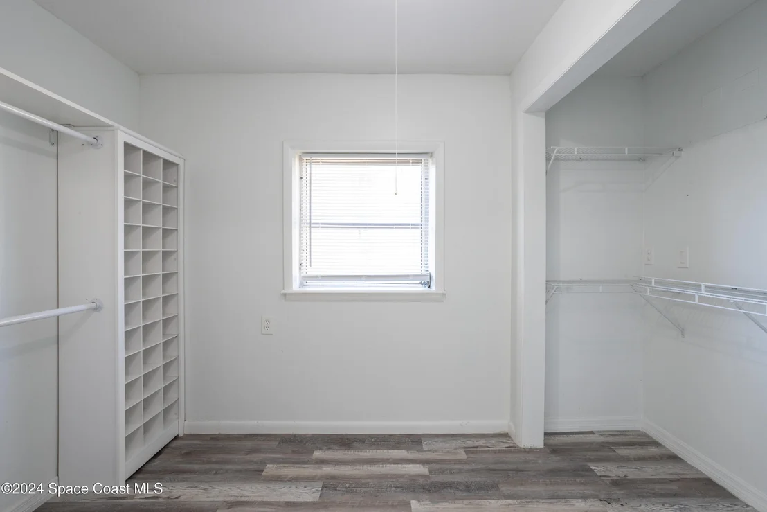 Photo of 1064 Cabot Drive NE