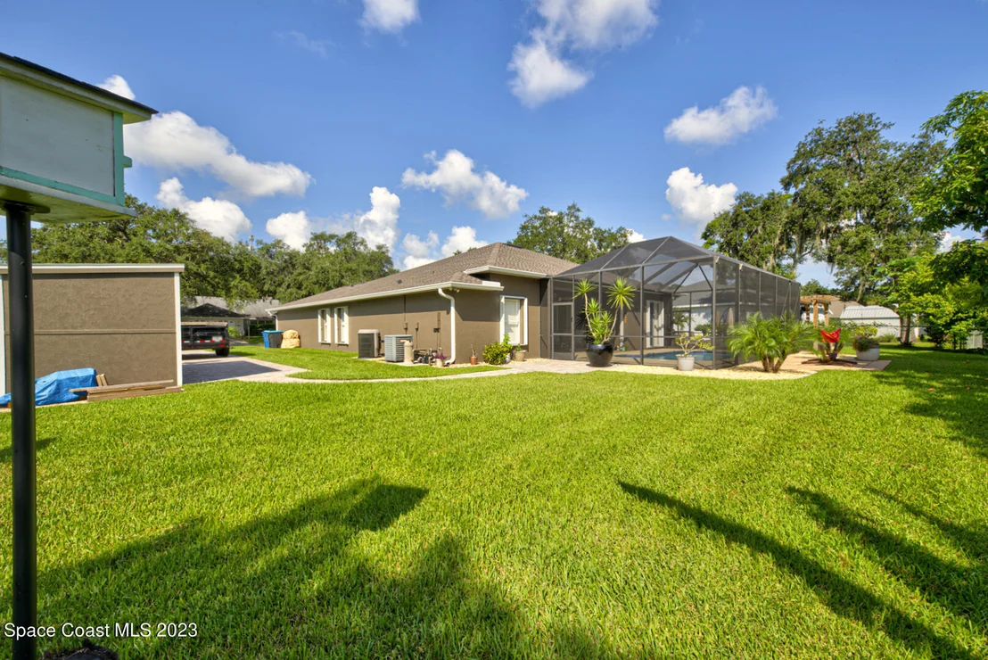 Photo of 1061 Meadowbrook Road NE