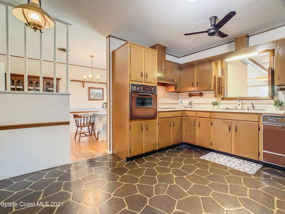 Photo of 940 Forest Road