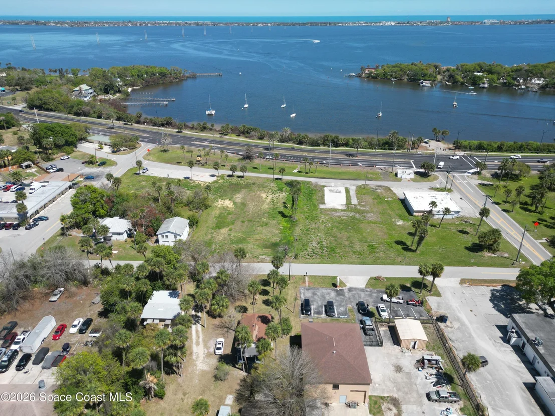 Photo of 1568 Water Drive NE