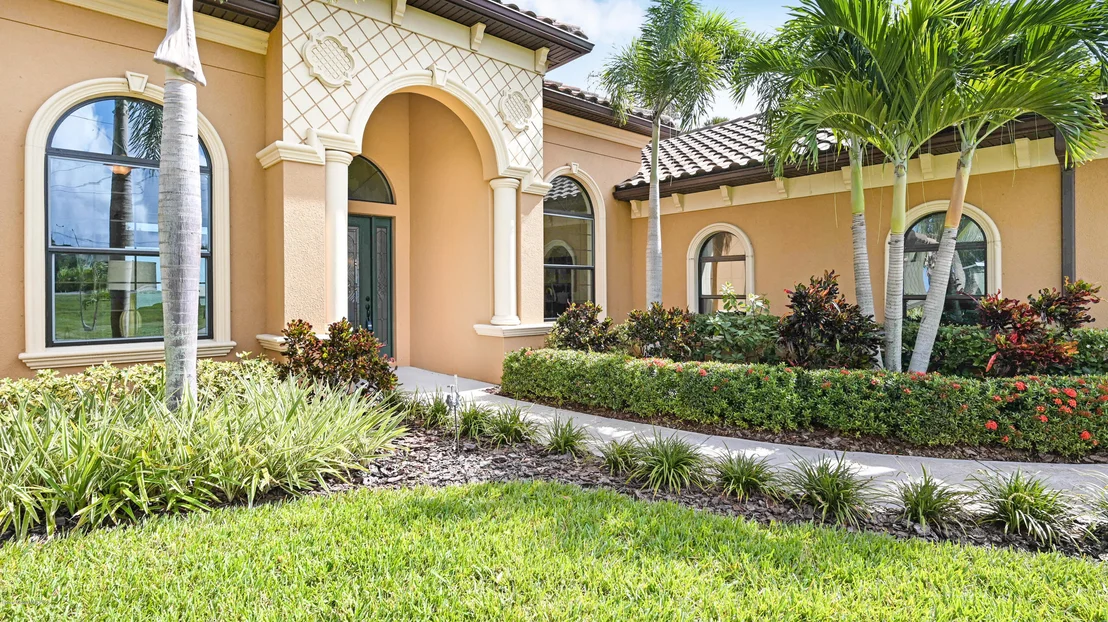 Photo of 3799 Riverside Drive