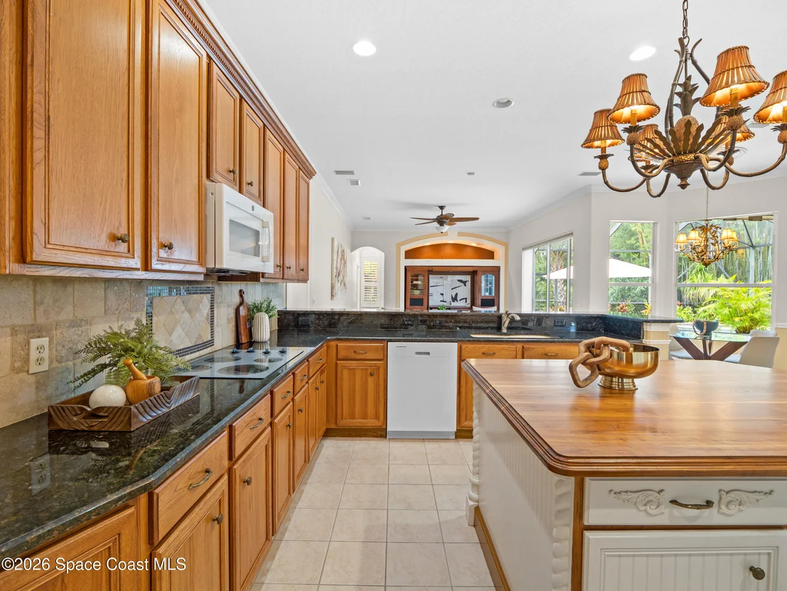 Photo of 992 Balmoral Way