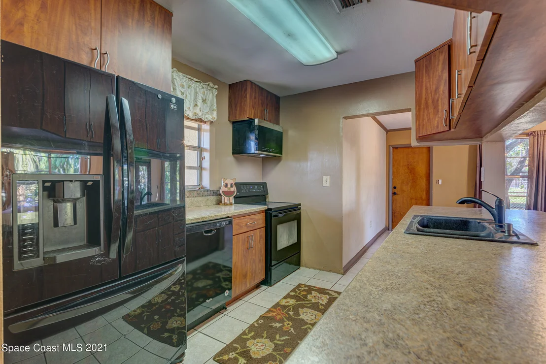 Photo of 2975 Kosuth Road NE