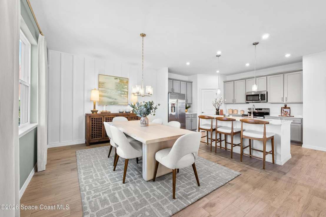 Photo of 806 Castleford Avenue NE