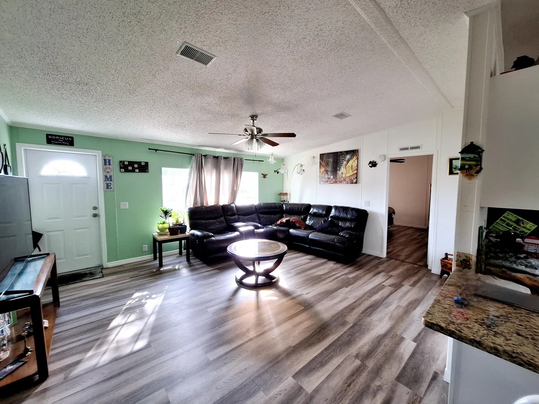 Photo of 2552 Haverhill Road NE