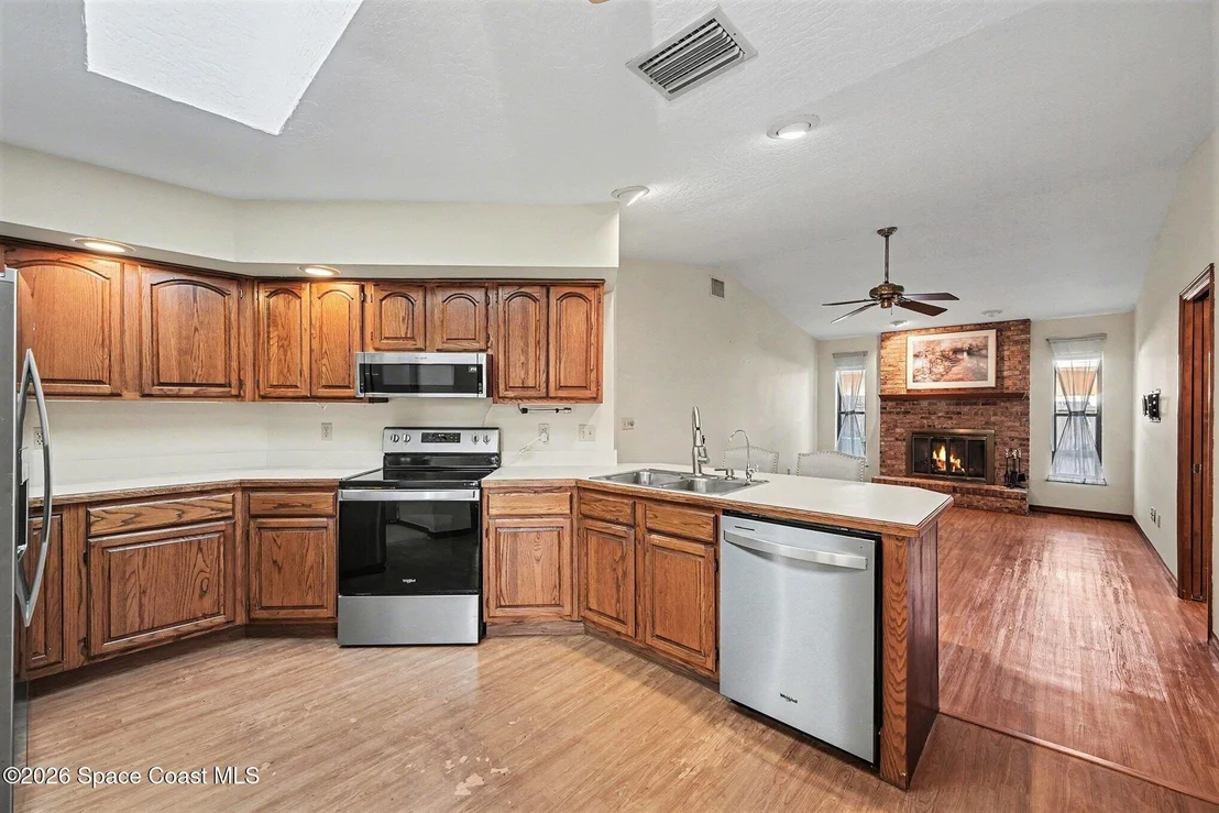 Photo of 2001 Thistle Drive