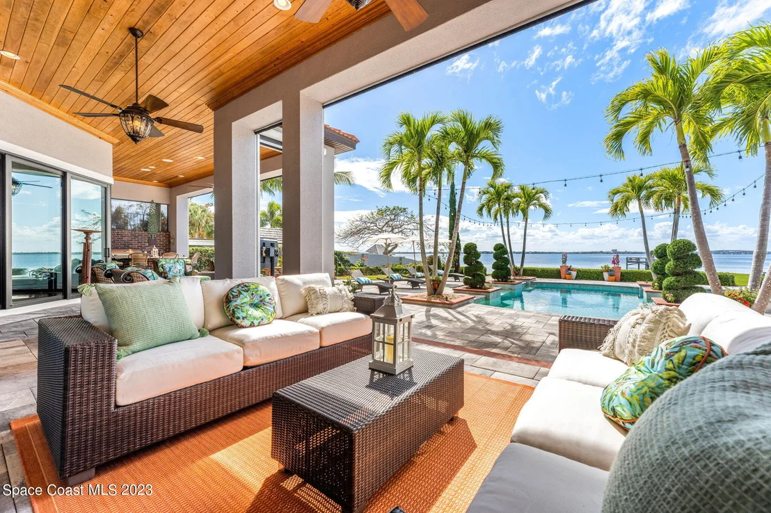 Photo of 3000 N Riverside Drive