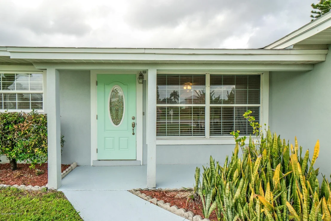 Photo of 818 Heron Road